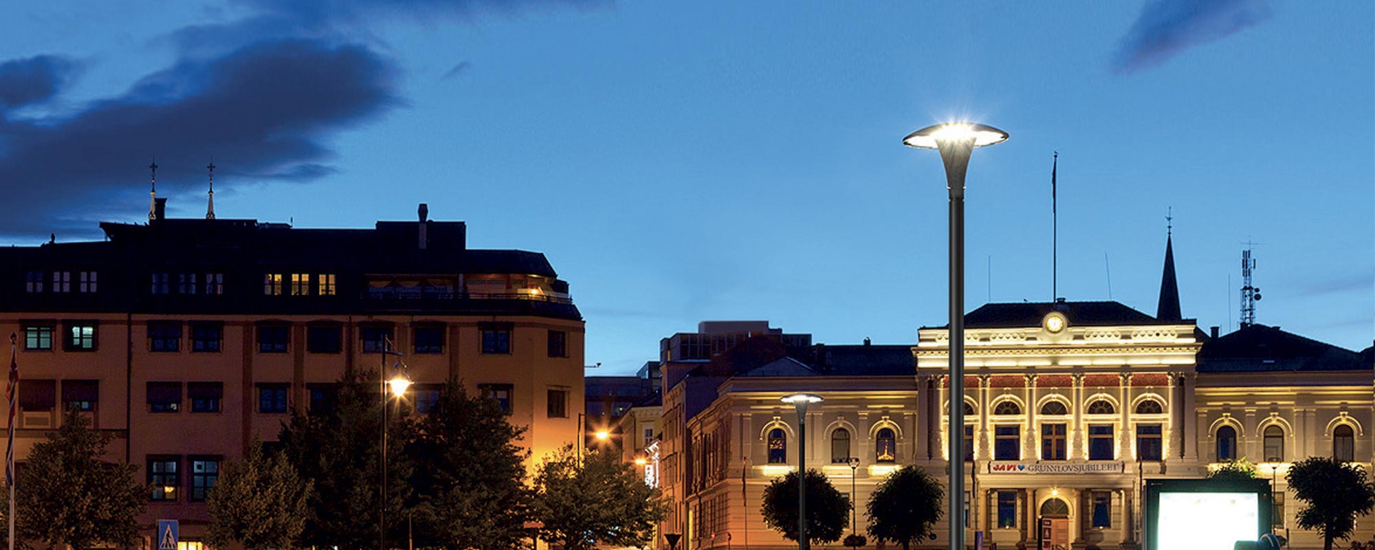 Outdoor lighting has become about a lot more than visibility. As DarkSky-compliant lighting continues to shape modern design standards, projects are increasingly expected to do three things at once: reduce light pollution, improve nighttime safety, and protect the night sky.